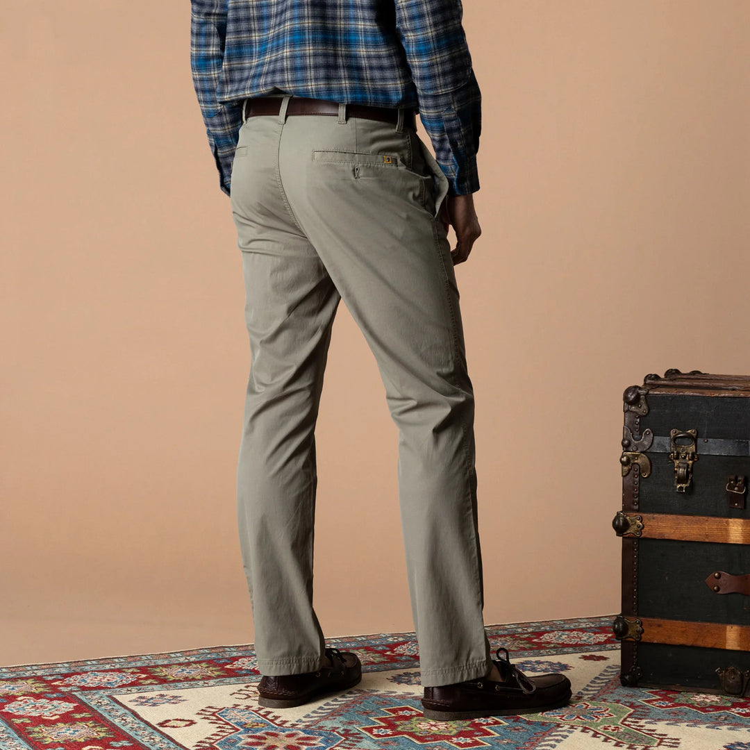 Harbor Performance Chino (Vetiver Green)