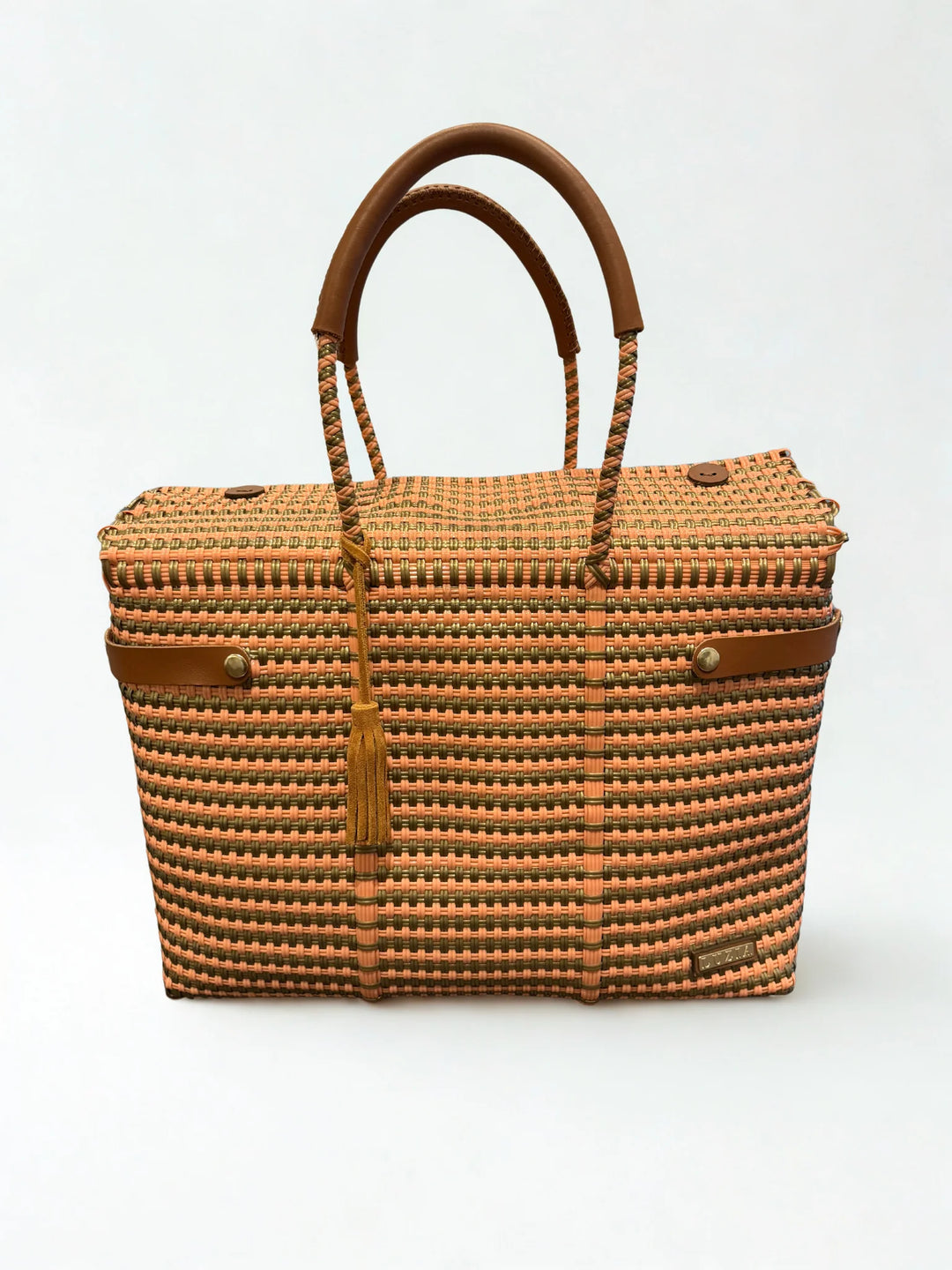 Closed Basket Lines (Salmon Gold)