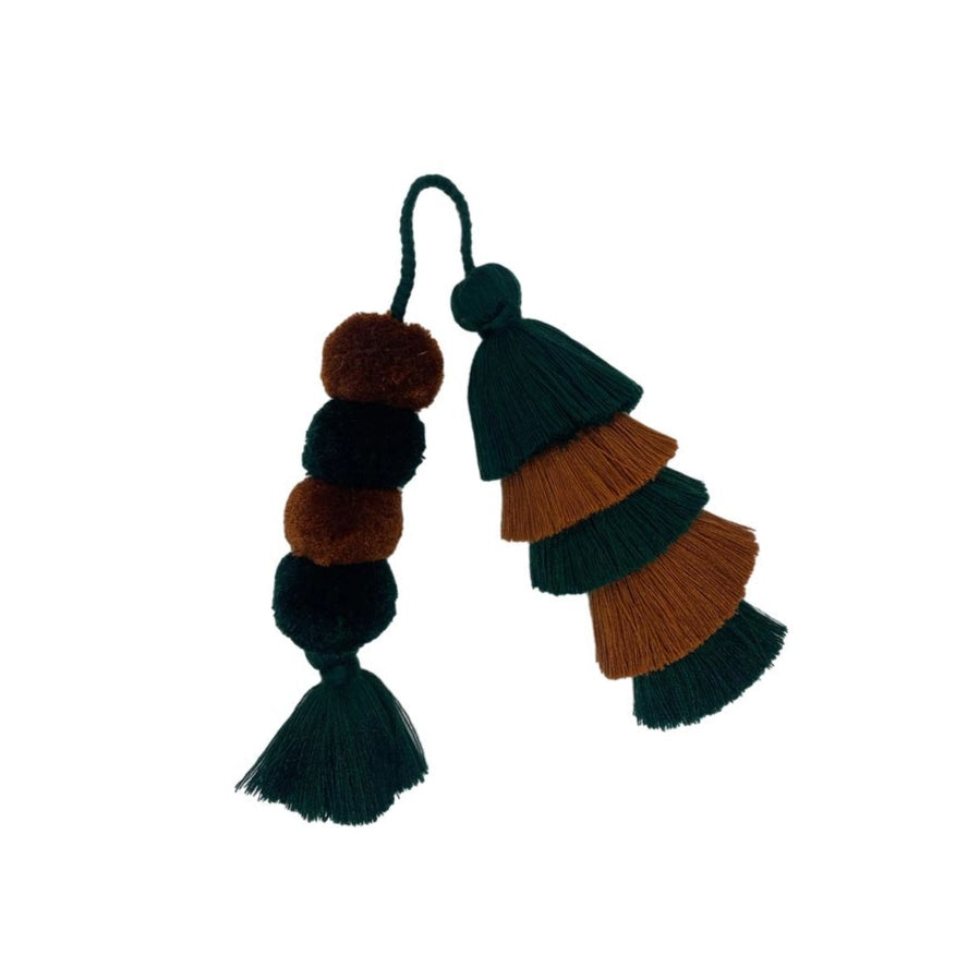 Flair Pom (Evergreen + Chesnut)
